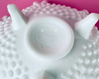 ヴィンテージ「フェントン」ホブネイルミルクガラスフリル装飾ボウル