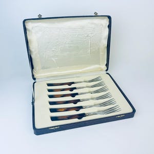 Vintage &#39;GH&#39; Glo-Hill Fork Set - Stainless Steel + Bakelite Handle Set - Set Of Six (6)