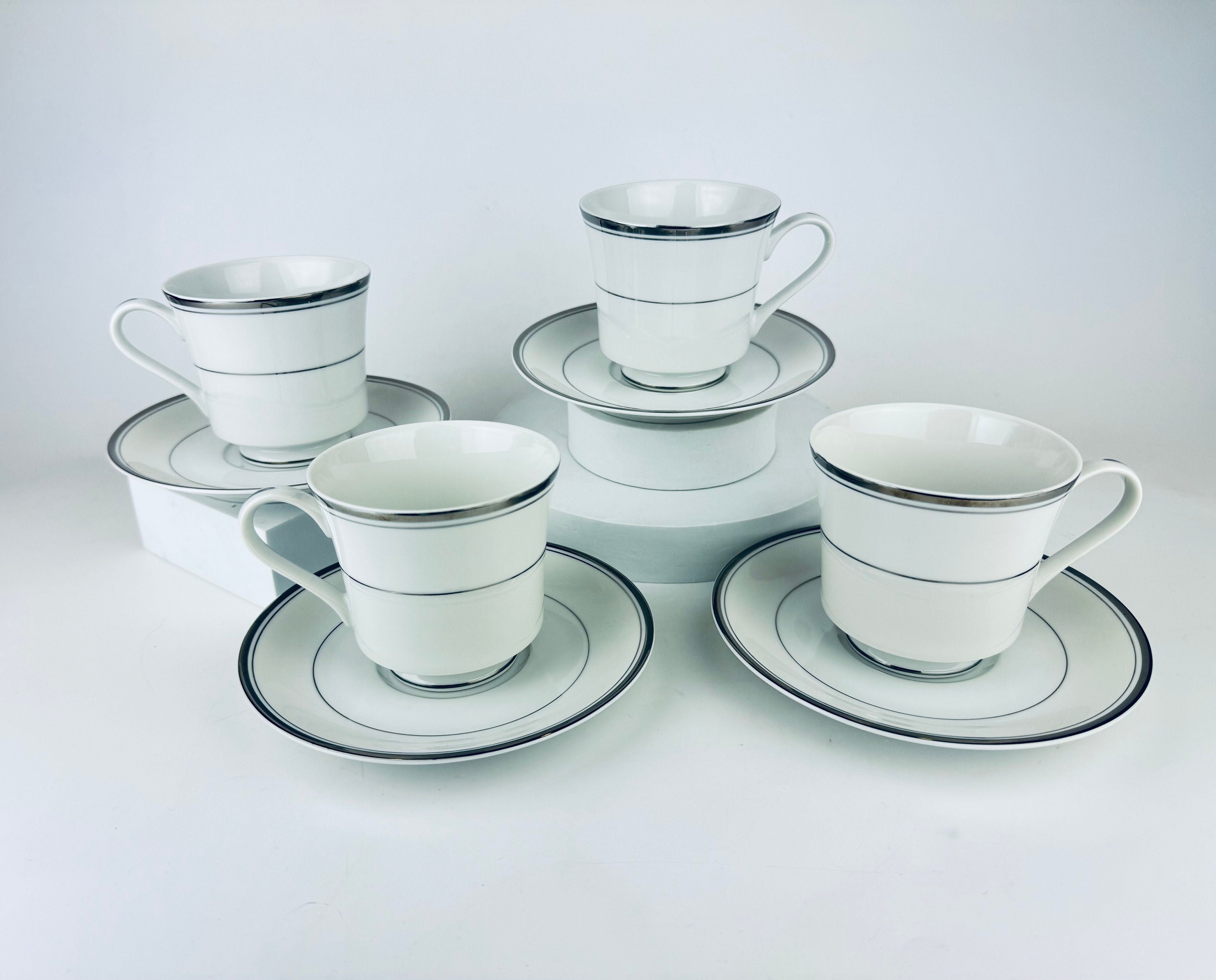 Vintage Wallace Heritage 'newport' White + Silver Fine Porcelain