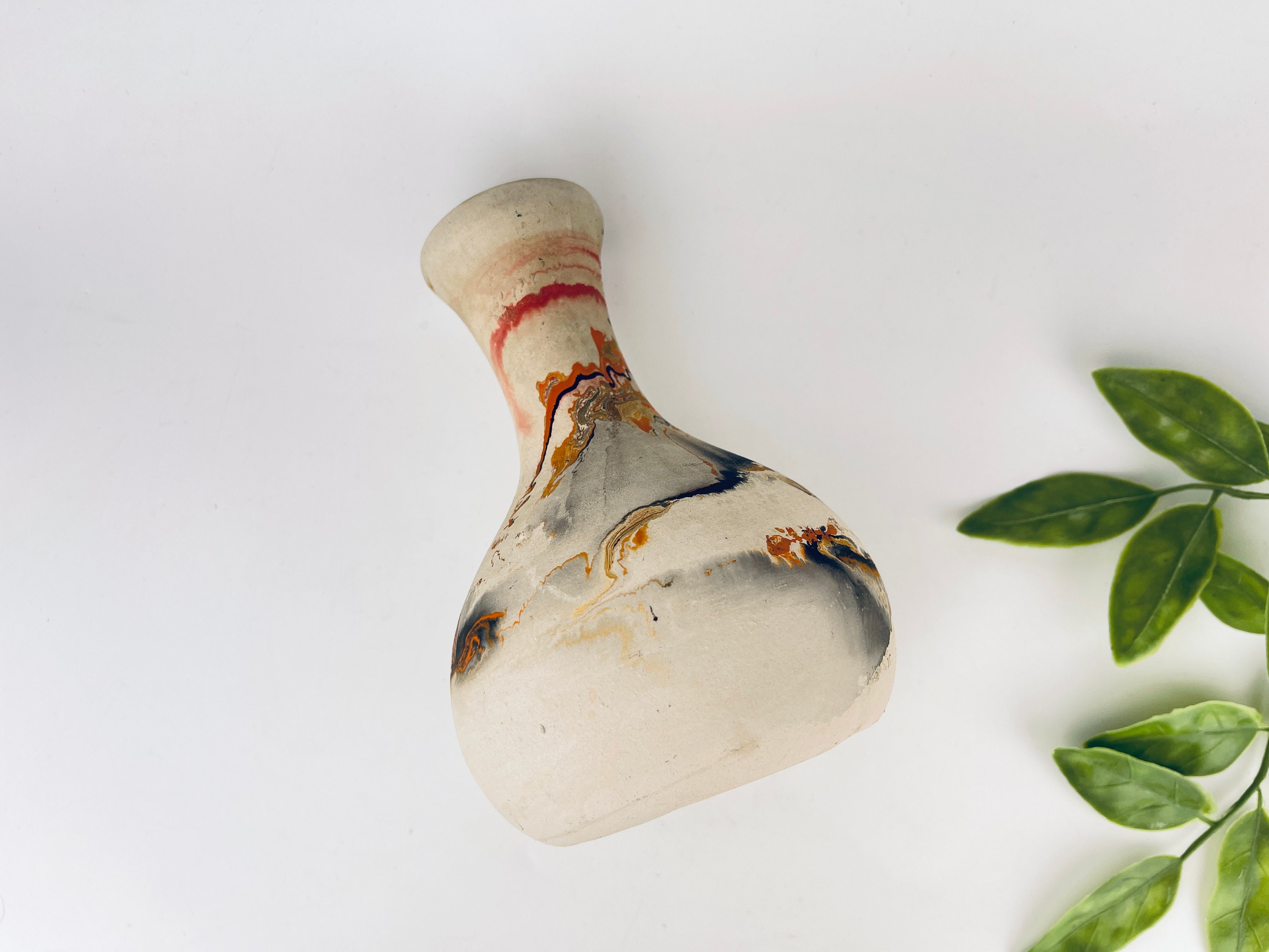 Vintage Nemadji Pottery Swirl Bud Pottery Vase - Beige