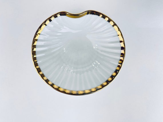 Vintage Shell Gold Rimmed Edge Ring Dish - Genuin… - image 5