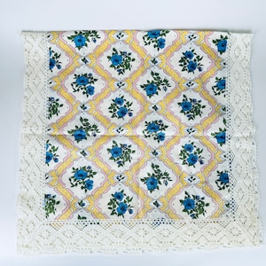 Vintage Beige + Blue Floral Woven Lace Edge Table Runner/Centrepiece - Tablescape Decor - 19&quot; x 36&quot;