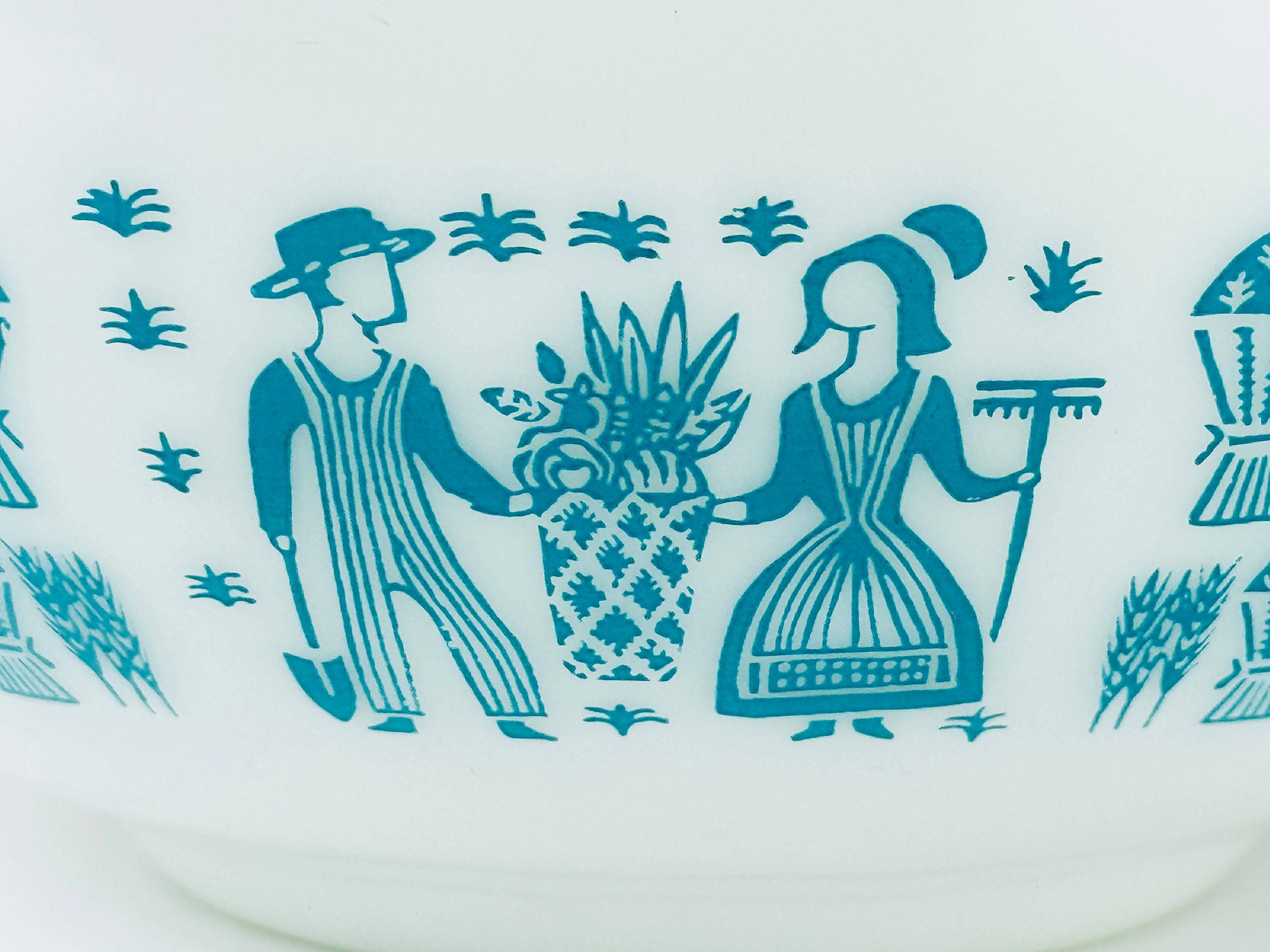 Vintage Amish 'butterprint' Cinderella Pyrex Mixing Nesting Bowls