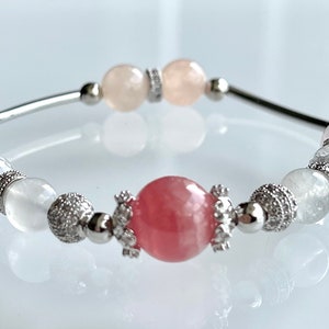 Pulseira de pedras preciosas naturais. Rodocrosita, Pedra da Lua, Quartzo Transparente, Quartzo Rosa, Morganita. Feito à mão. Frete grátis