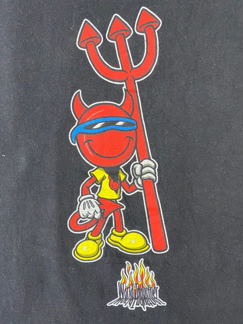 Vintage 90s world industries skateboard rare design big image american skate brand powell thrasher hip hop punk rock promo t-shirts