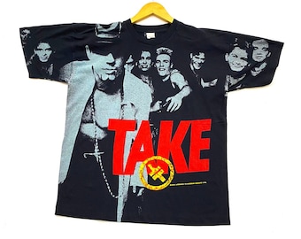 Vintage 90s 1993 TAKE THAT allover print fullprints rzadki design angielski pop grupa grunge punk rock 5th column streetwear promocyjne koszulki