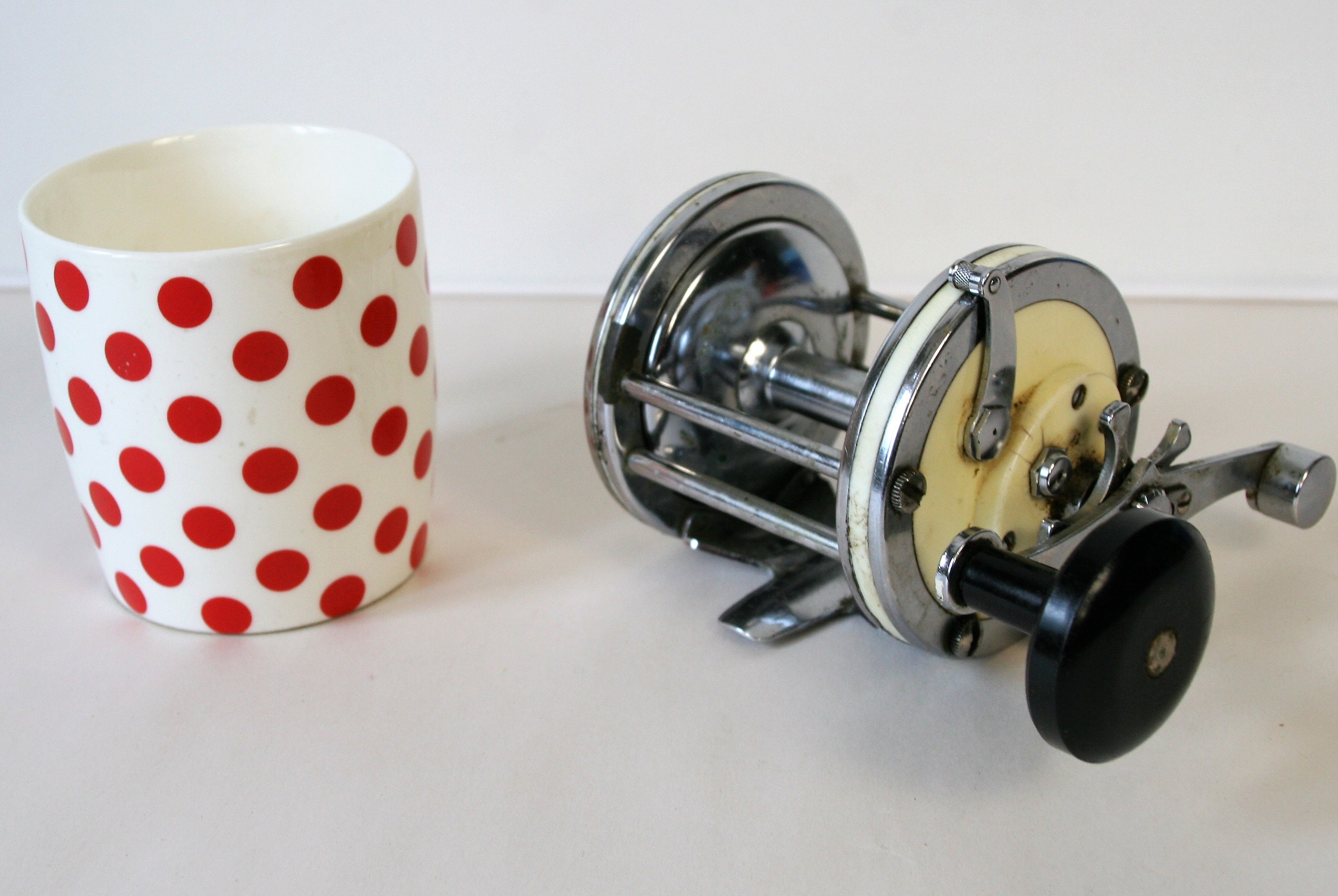 Vintage Garcia Mitchell 624 Bait-cast Reel Fishing Made in France 