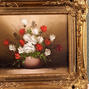 Vintage Oil on Canvas Roses in Vase Still Life Painting Framed in Wooden Gilded Rococo Style Frame 17x15in image 6