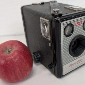 Vintage Kodak Brownie Model 1 Box Camera Made in England