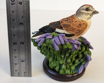 The Linnet Figurine Country Bird Collection Sculpted Andy Pierce Qiseaux Home Decor