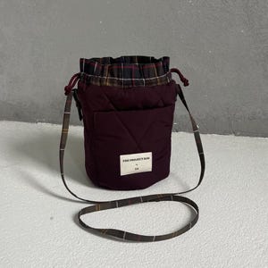 Bolsa para Projetos de Tricô | Bolsa com Cordão Acolchoada Feita à Mão, Bolsa para Projetos de Crochê e Fios (Pequena)