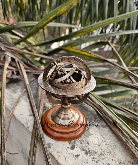 ANCIEN GLOBE ASTROLABE Sphère Centrale ARMILLAIRE Flèche Laiton
