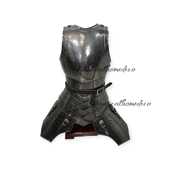 中世の騎士の鎧 金属製 赤いスカート付き 中世の騎士の鎧 金属製 赤いスカート付き レッグアーマーの商品一覧