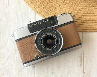 Olympus PEN EE-2 filmcamera | Vintage 35 mm compact | Volledig gerenoveerd en getest in Japan | Lichtbruin leer | Inclusief Kodak-film