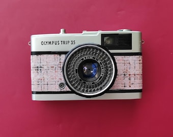 Olympus Trip 35 vintage filmcamera | Klassieke 35 mm-filmcamera | Roze leer met tweedpatroon | Volledig gerenoveerd en getest | Film inbegrepen