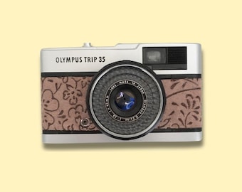 Olympus-reis 35 | Vintage 35 mm-filmcamera | Gerenoveerd en getest in Japan | Beige suède met botanisch patroon | Film inbegrepen