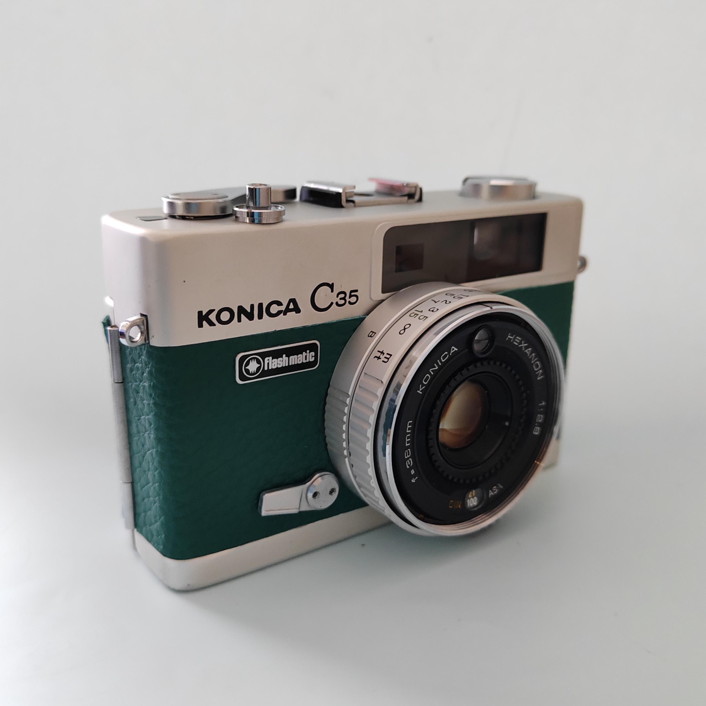 Konica C35 レンジファインダーフィルムカメラ | 国内整備・テスト済み