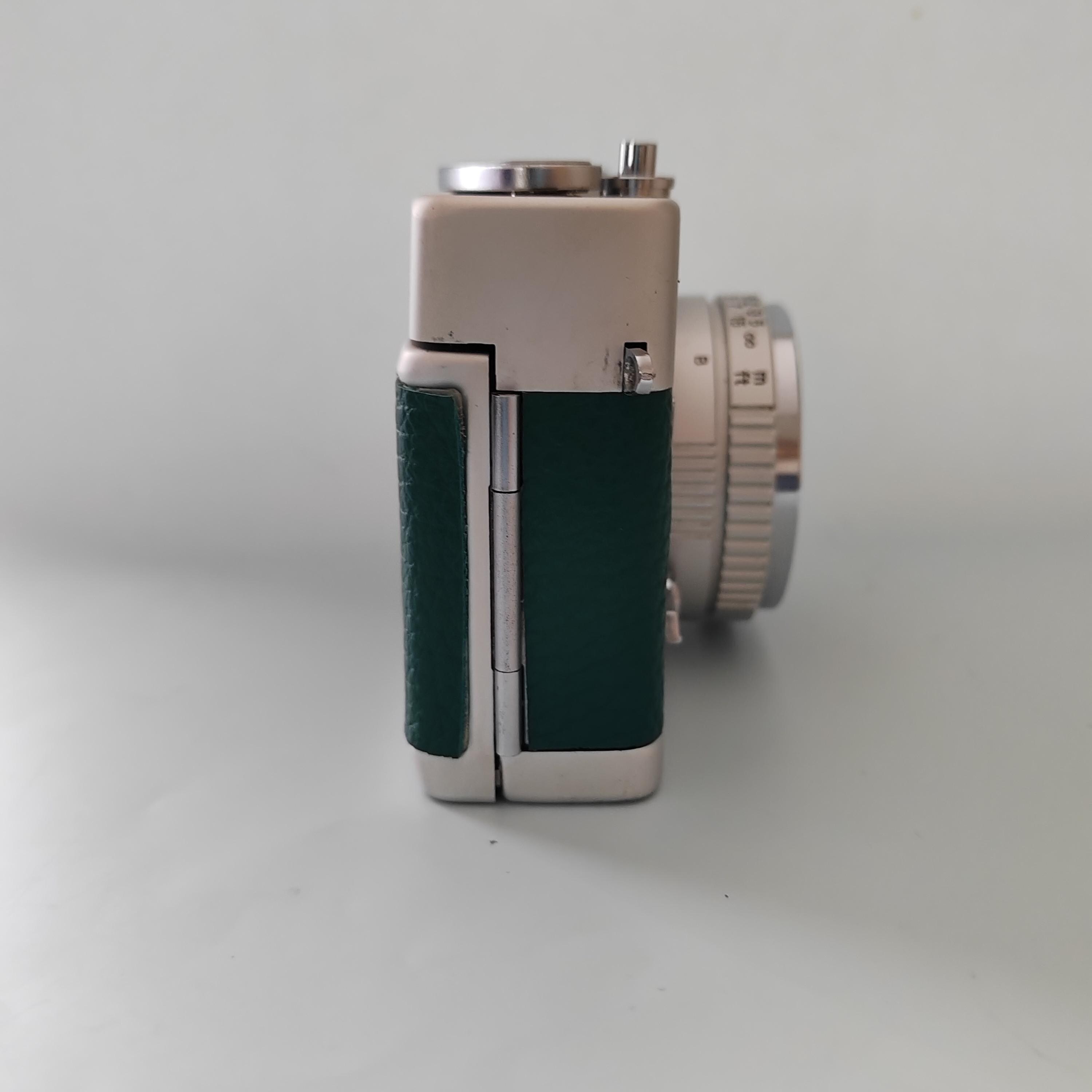 コニカ Konica C35 レンジファインダーカメラ Konica C35 レンジファインダーフィルムカメラ | 国内整備・テスト済み