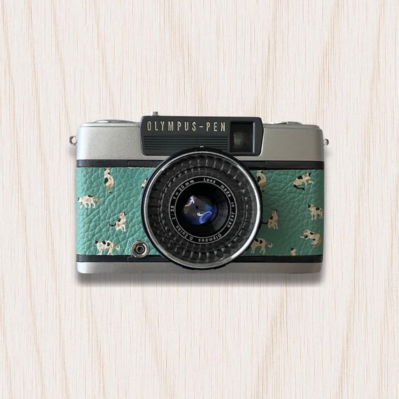 Olympus PEN EES-2 | Half Frame 35mm Film Camera | Green Cat