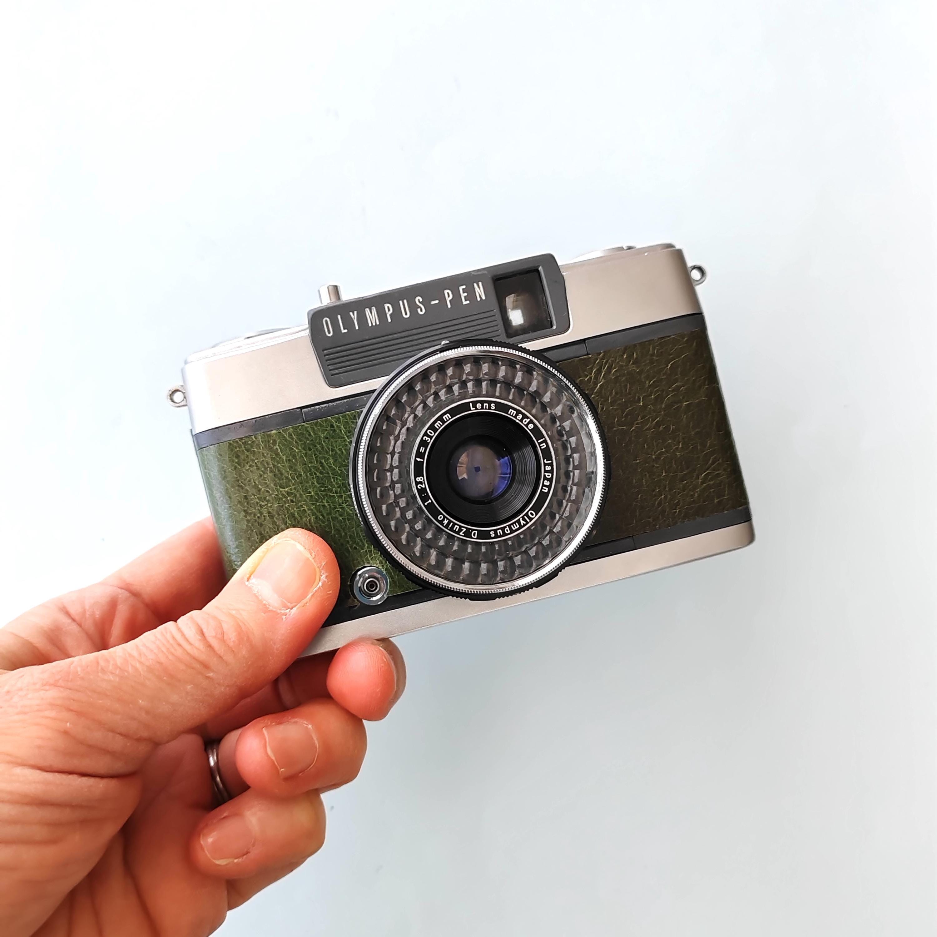 オリンパス PEN EES-2：抹茶グリーンレザー、ハーフサイズ35mmフィルム