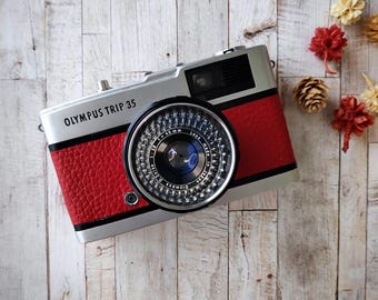 Olympus Trip 35-filmcamera | Vintage 35 mm compact | Volledig gerenoveerd en getest in Japan | Aardbeirood | Inclusief Kodak-film