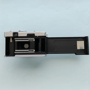 Contrail Film Camera – Olympus Trip 35 35mm film camera open back clean interior light seals refurbished Japan