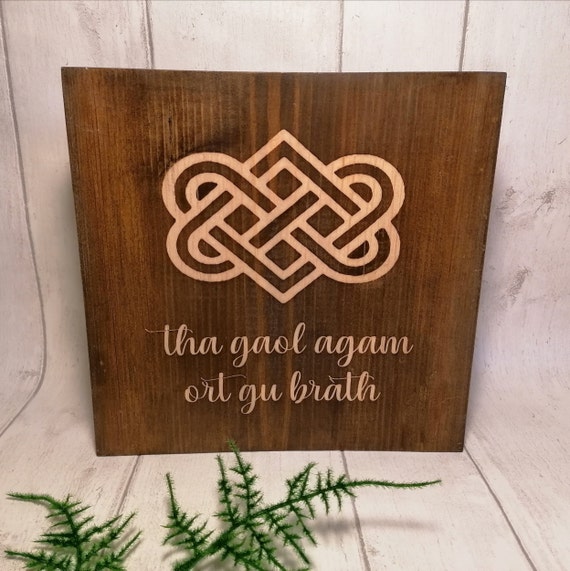 Ceud M\u00ecle F\u00e0ilte; Scottish Gaelic Welcome Sign;Celtic Welcome Sign;Scottish welcome sign;
