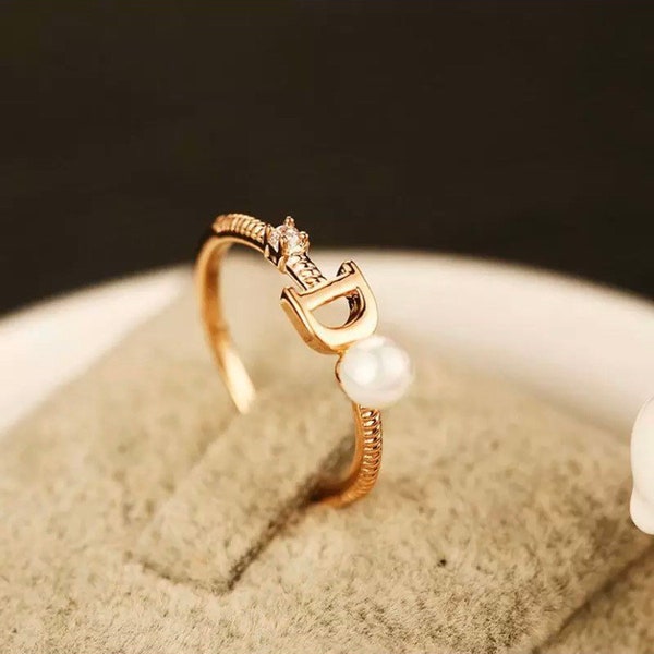 Dior-inspired ring with pearl