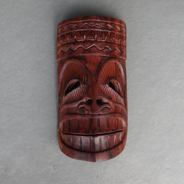 Totem polynésien, Tiki en bois vintage, sculpture sur bois, art traditionnel, statue bois, océan Pacifique, Polynésie française, Marquises,