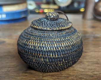 インドネシアの手編みかご 模様編みが美しいインドネシアのバスケット | 暮らしとおしゃれの編集室