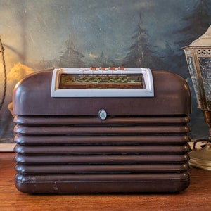 1950&#39;s Bush DAC10 Vintage Bakelite Valve Radio