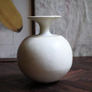 Vintage Studio Pottery Modernist Vase – 5"