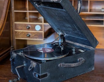 Antique Maxitone Portable Wind-Up Gramophone – Working 78 RPM Record Player