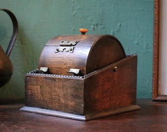 Antique Oak Mechanical Cigarette Dispenser – Art Deco Desktop Tobacciana