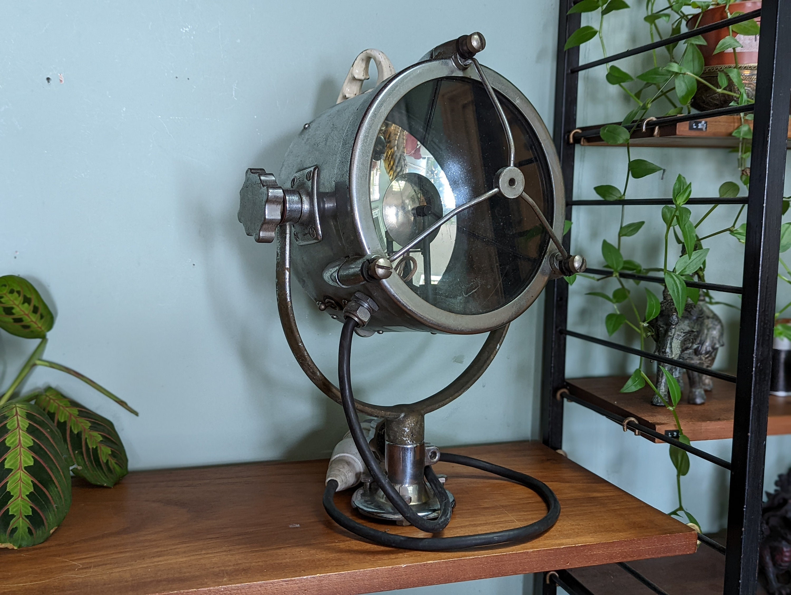 Vintage tripod light - .de