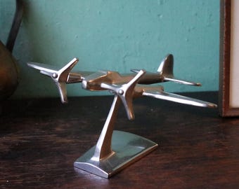 Vintage Art Deco Aluminium Twin-Engine Aircraft Model – Aeroplane Desk Ornament on Stand