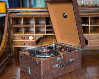 Vintage Odeon Week-End Portable Gramophone – Wind-Up 78 RPM Record Player – Crocodile-Effect Case