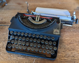 Imperial Good Companion Travelling Vintage Typewriter