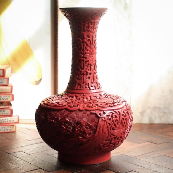 Rote Zinnober-Vase mit Emaille-Futter, Mitte des 20