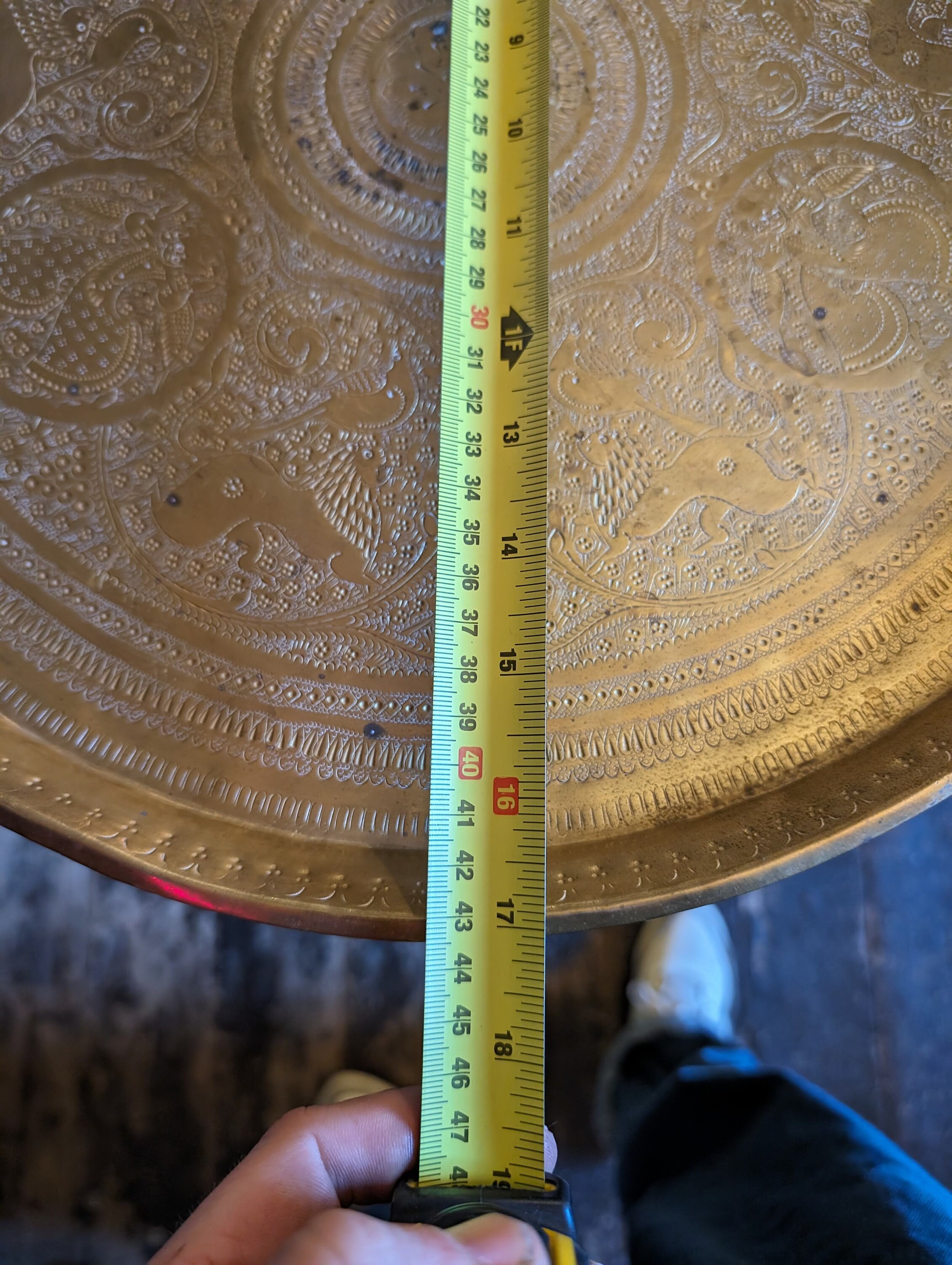 Chargeur Ancien Indien En Laiton - Décor Feuilles Bleu Et Rouge, 31 Cm, Vintage