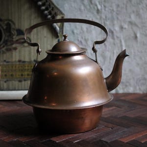 Large Antique Early 20th.C Copper Kettle