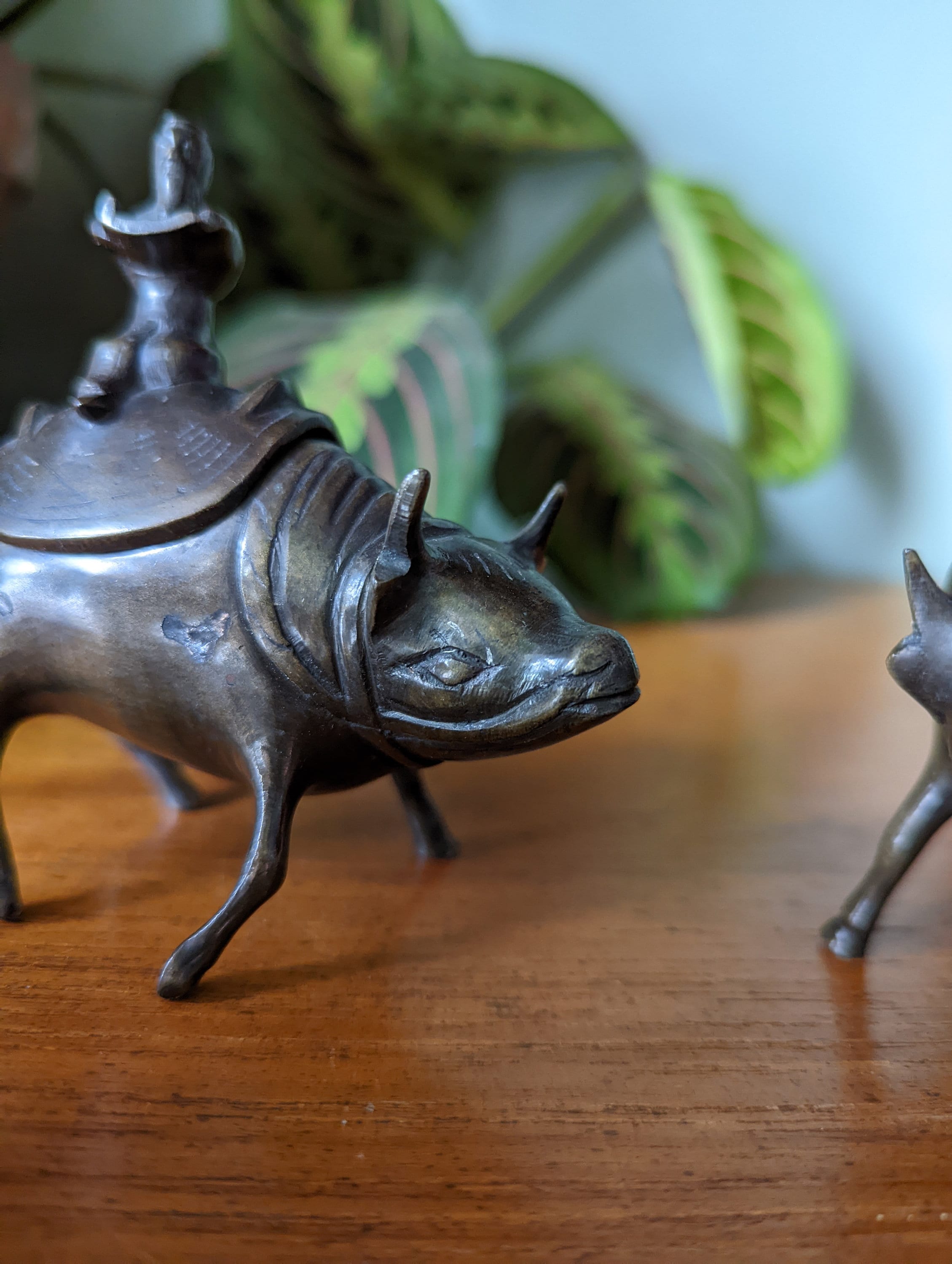牛型香炉 19世紀中国の青銅製牛香炉一対 - Etsy 日本