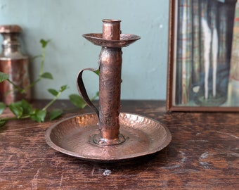 Candelabro de cámara de cobre martillado Arts & Crafts