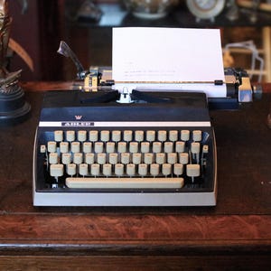 Adler Gabriele 35 Vintage Typewriter