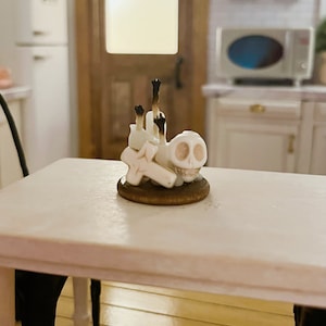 Miniature Spooky Halloween Skull and Candle Tray