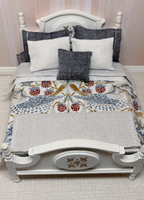 Miniature Luxury Bedding Set