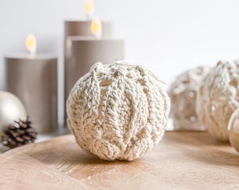 Haakpatroon Ornament Kerstbal JOYE, Kerst Decoratie, Kerstbal Cover | Haakpatroon in NL & ENG | Pdf met Diagrammen | Kerst Hanger 8 cm