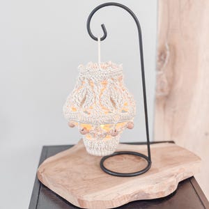 Wzór na szydełkową latarnię JALEY Lantern | Wzór na szydełko w formacie PDF w języku holenderskim i angielskim | Wzór na szydełkową latarnię DIY Home Deco z żyrandolem ze świecami LED