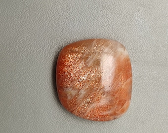 Cabochon in pietra solare dalla forma unica da 50 ct Pietra curativa pietra solare di straordinaria qualità pietra solare scintillante lucida altamente la pietra preziosa per l'uso in gioielleria G4703