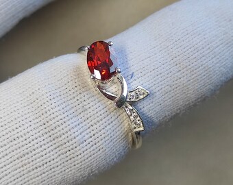 925 スターリングシルバー レッドガーネット オーバルリング | 1 月の